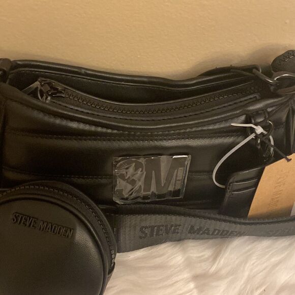 NWT Steve Madden Crossbody Bag w/AirPod Pouch - Picture 13 of 16